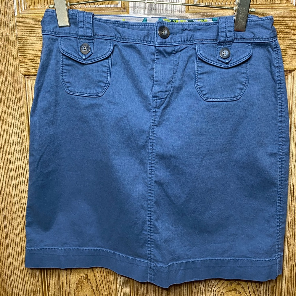 Old Navy size 6 dusty blue skirt